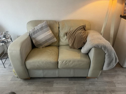 Two seater cream leather - x, 2